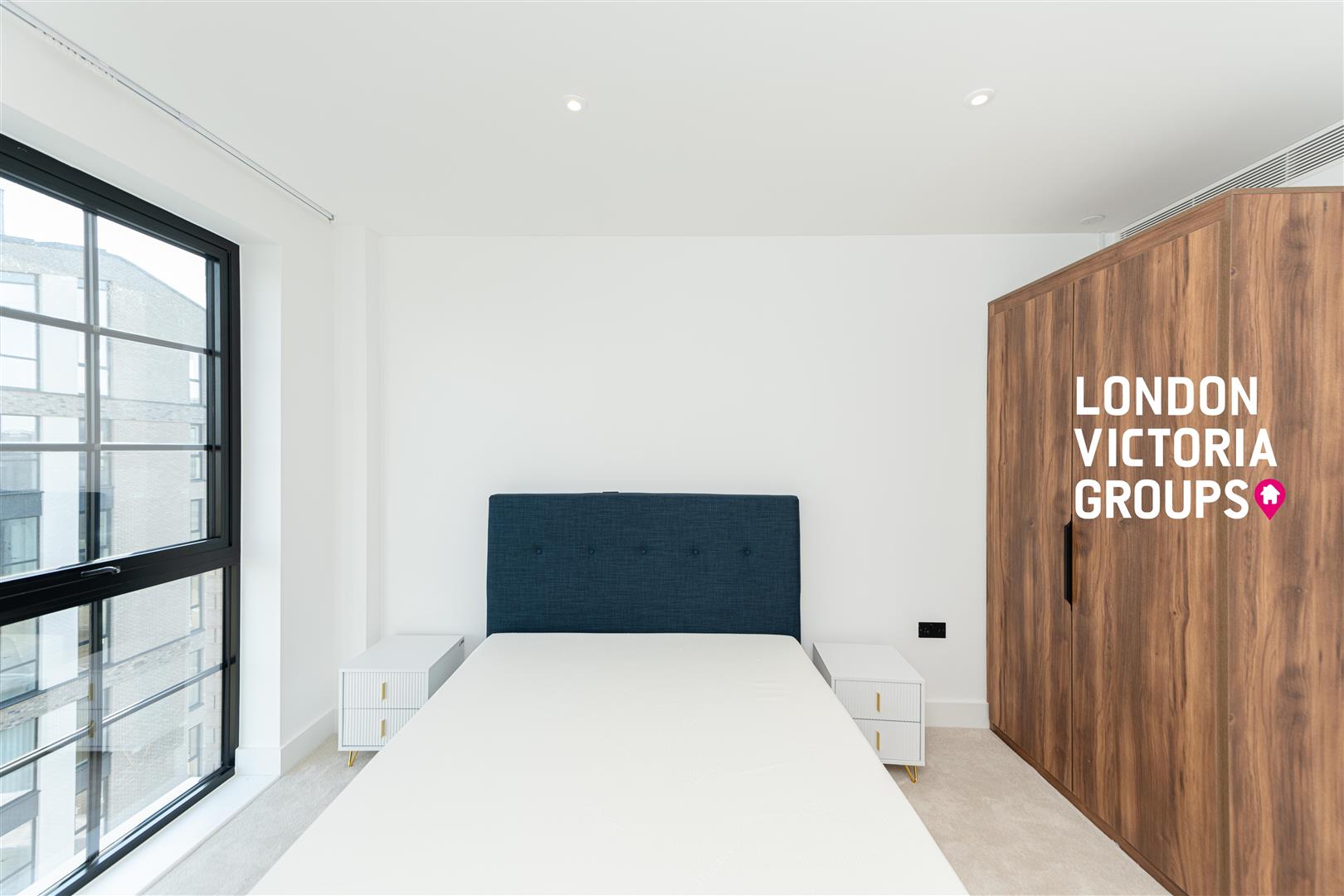 Huntingdon Apartments, 1 Graphite Square, LONDON